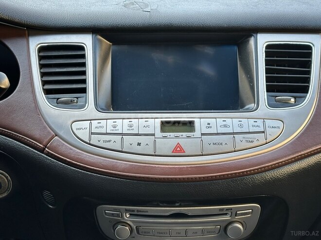 Hyundai Genesis-3