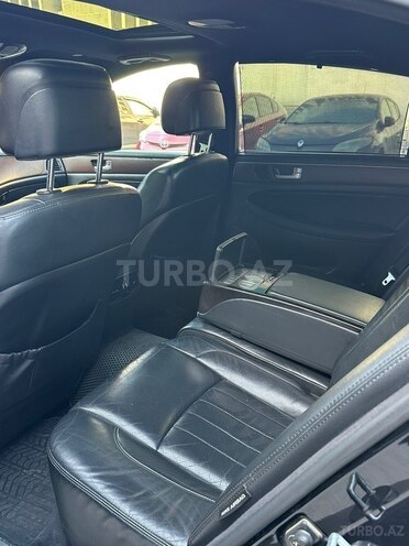Hyundai Genesis-11