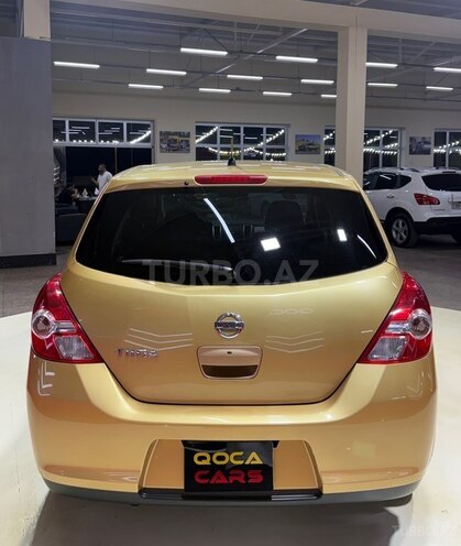 Nissan Tiida-10