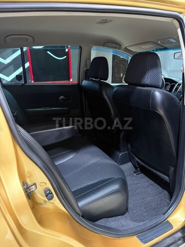 Nissan Tiida-15