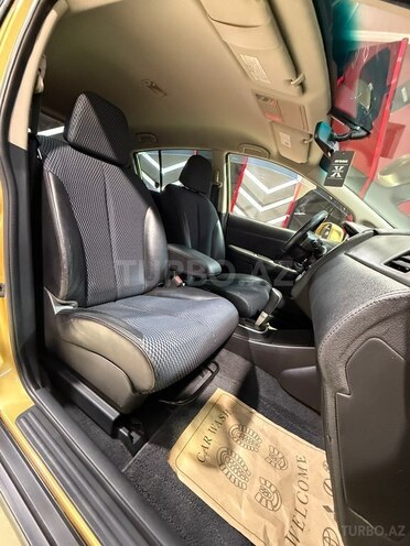 Nissan Tiida-14