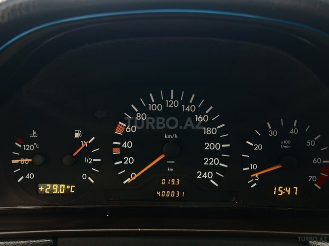 Mercedes E 200-8