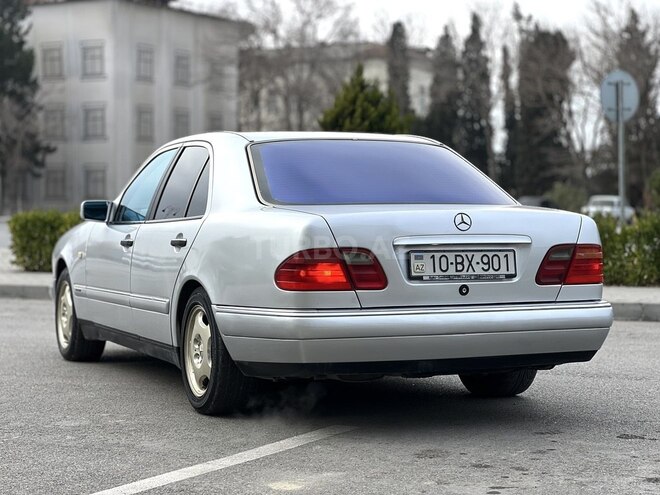 Mercedes E 200-5