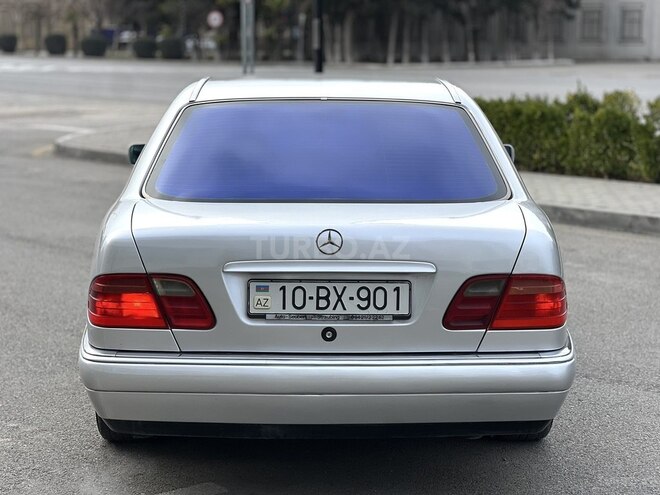 Mercedes E 200-4