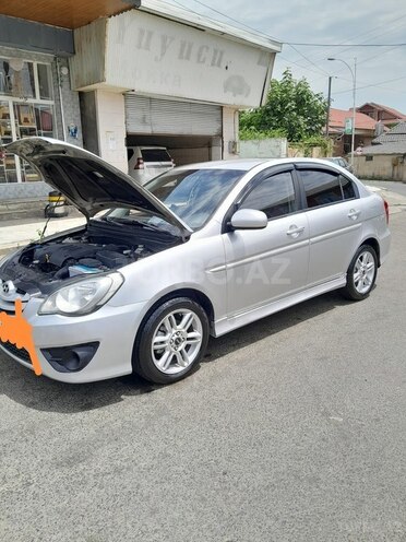 Hyundai Verna-4