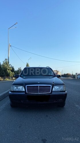 Mercedes C 200-1