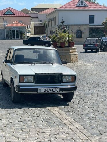 LADA (VAZ) 2107-1