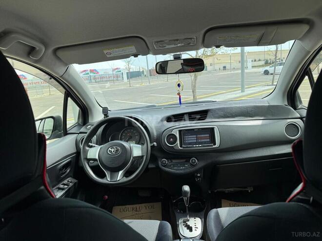 Toyota Vitz-11