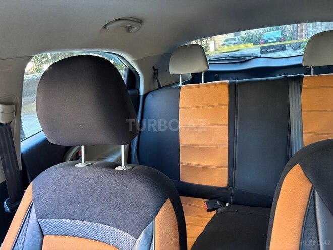 Kia Rio-5