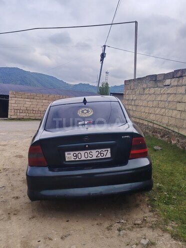 Opel Vectra-3