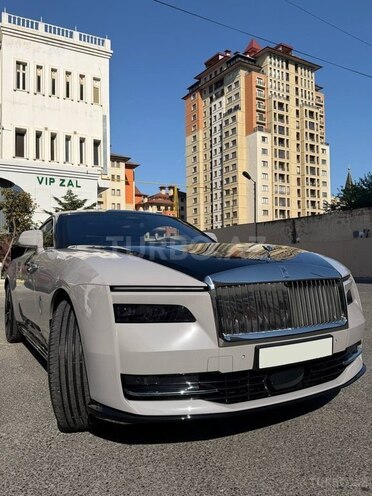 Rolls-Royce Spectre-4