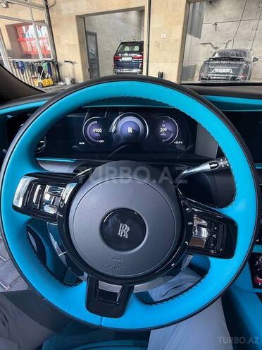 Rolls-Royce Spectre-12