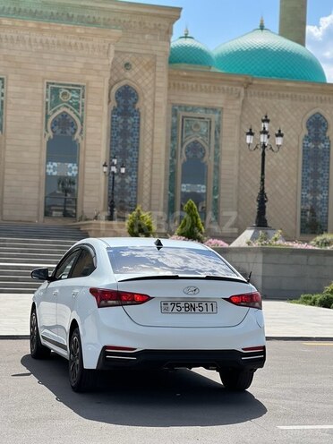 Hyundai Accent-1