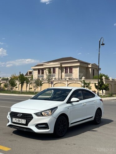 Hyundai Accent-4
