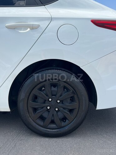 Hyundai Accent-8