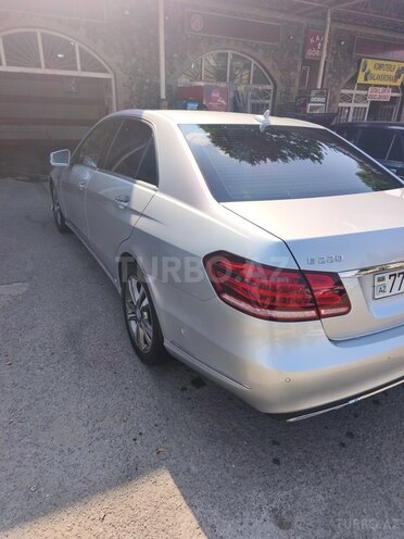 Mercedes E 220-18