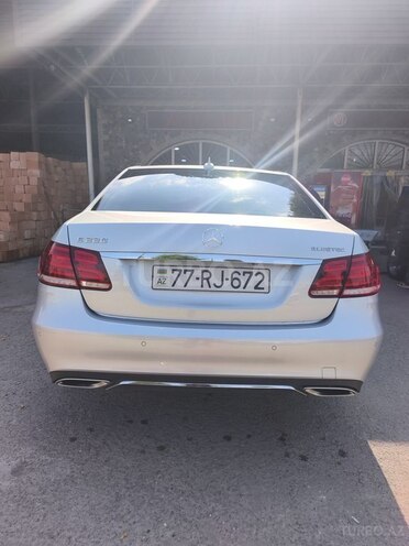 Mercedes E 220-17