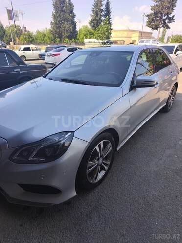 Mercedes E 220-13