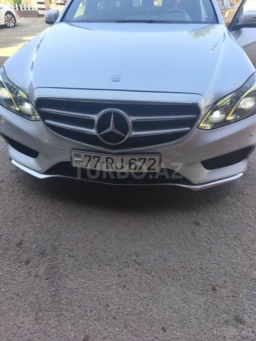 Mercedes E 220-1