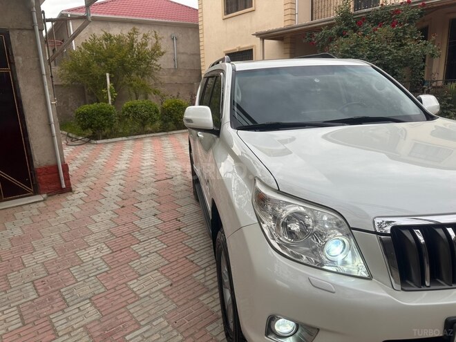 Toyota Land Cruiser Prado-4