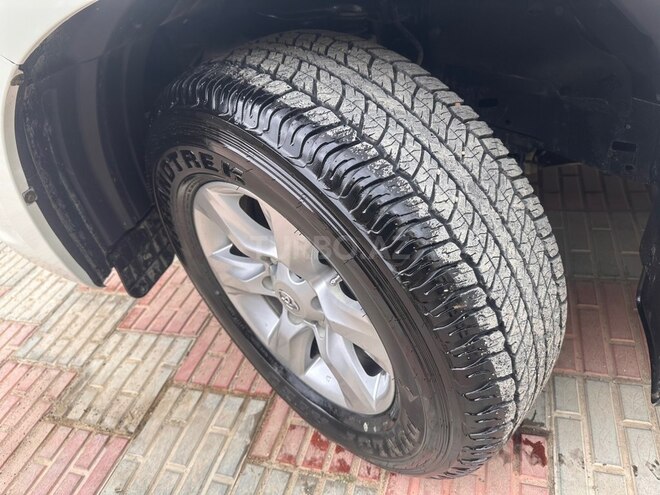 Toyota Land Cruiser Prado-7