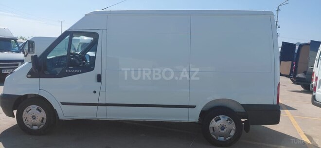 Ford Transit-4
