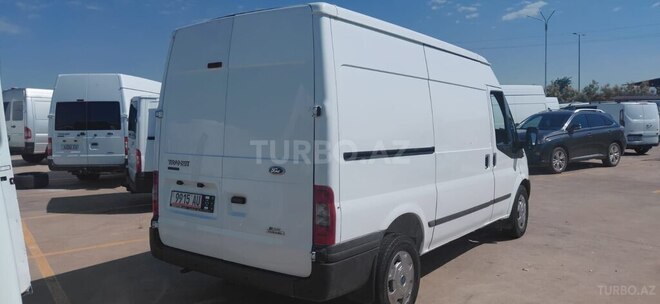 Ford Transit-6