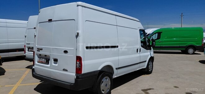 Ford Transit-5