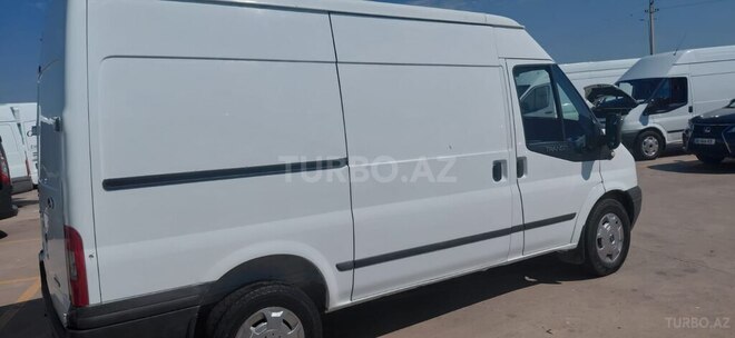 Ford Transit-8