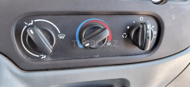 Ford Transit-11