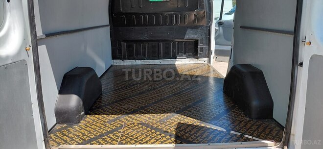 Ford Transit-20