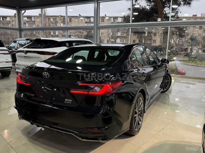 Toyota Camry-5