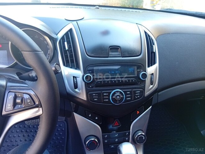 Chevrolet Cruze-19