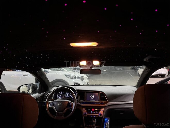Hyundai Elantra-6