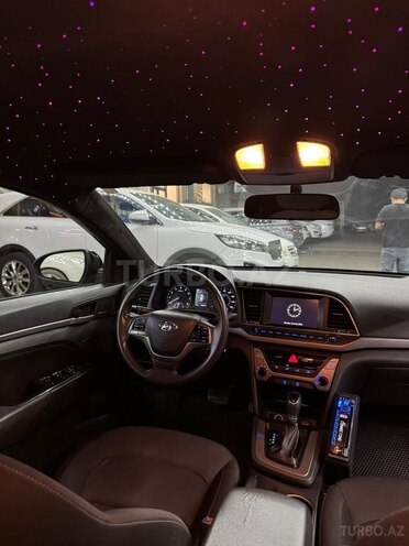 Hyundai Elantra-7