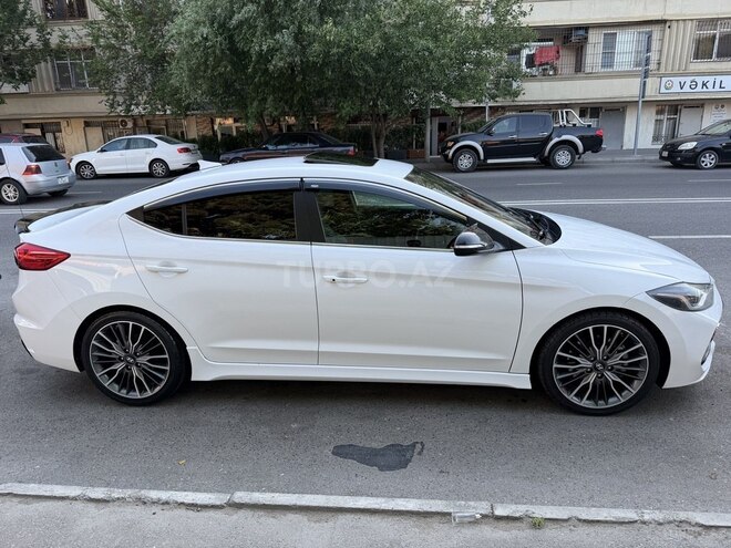 Hyundai Elantra-2