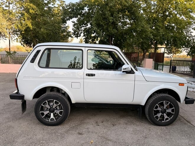 LADA (VAZ) Niva-4