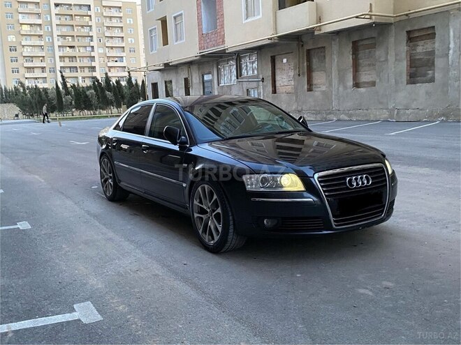 Audi A8-1