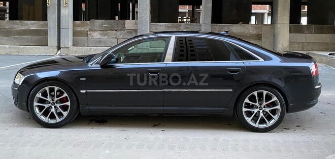 Audi A8-3