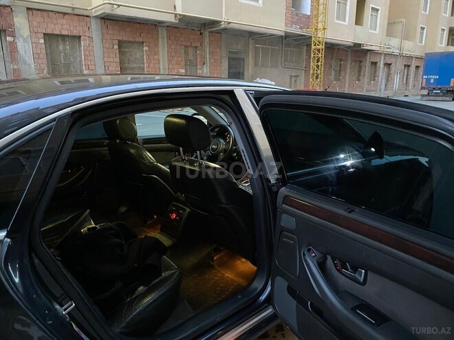 Audi A8-6