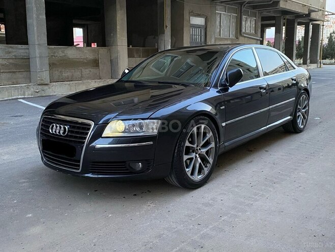 Audi A8-7