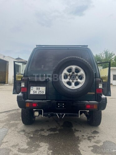 Mitsubishi Pajero-6