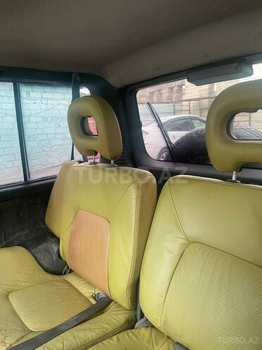 Mitsubishi Pajero-12