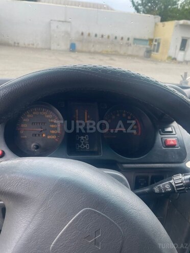 Mitsubishi Pajero-10