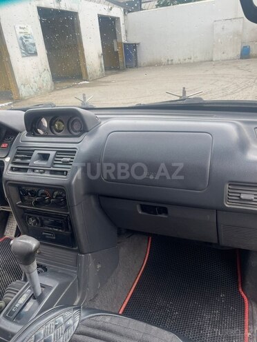 Mitsubishi Pajero-14
