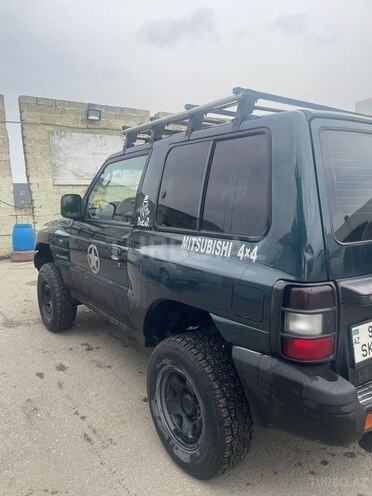 Mitsubishi Pajero-5