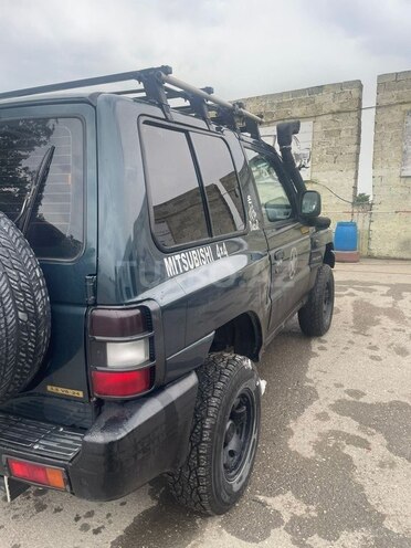 Mitsubishi Pajero-7