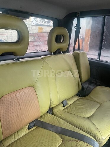 Mitsubishi Pajero-11