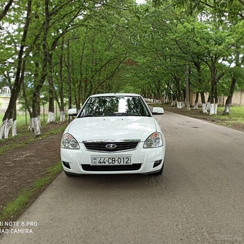 LADA (VAZ) Priora-1