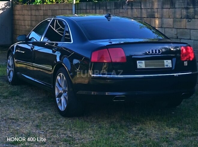 Audi A8-9